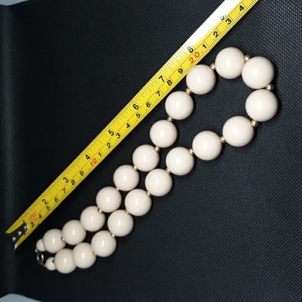 Cream/Gold Bead Necklace - Picture 3 of 3